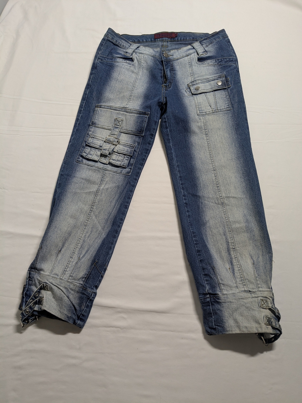 Relaxed Women's Washed Blue Cargo Jeans with Utility Pockets